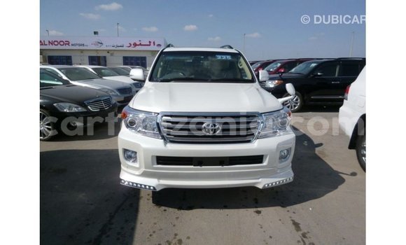 Buy Import Toyota Land Cruiser White Car in Import - Dubai in Arusha Buy Import Toyota Land Cruiser White Car in Import - Dubai in Arusha