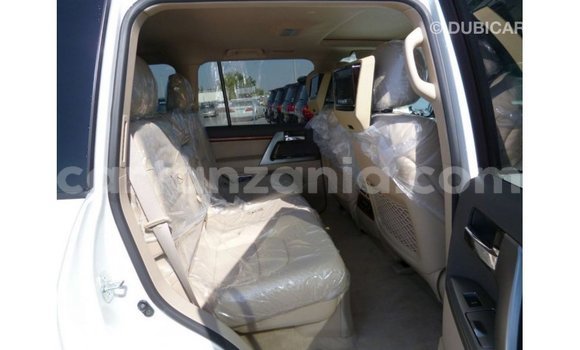 Buy Import Toyota Land Cruiser White Car in Import - Dubai in Arusha Buy Import Toyota Land Cruiser White Car in Import - Dubai in Arusha