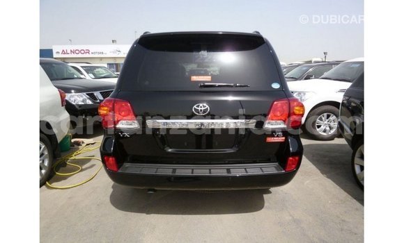Buy Import Toyota Land Cruiser Black Car in Import - Dubai in Arusha Buy Import Toyota Land Cruiser Black Car in Import - Dubai in Arusha