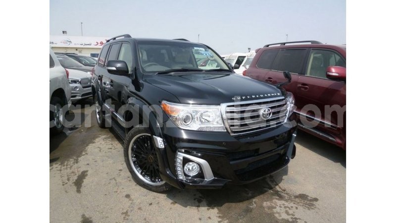 Big with watermark toyota land cruiser arusha import dubai 8560