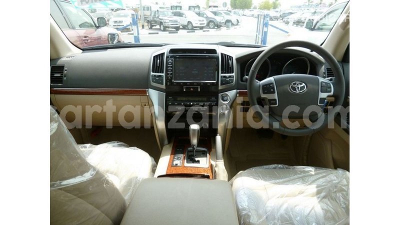 Big with watermark toyota land cruiser arusha import dubai 8560