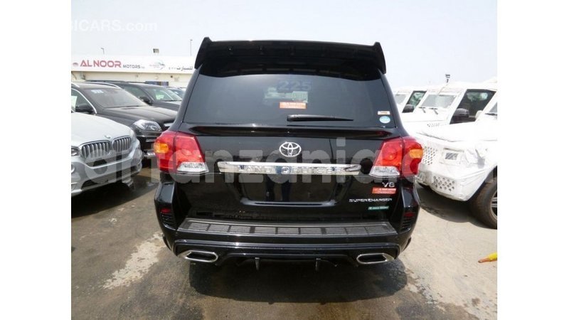 Big with watermark toyota land cruiser arusha import dubai 8560