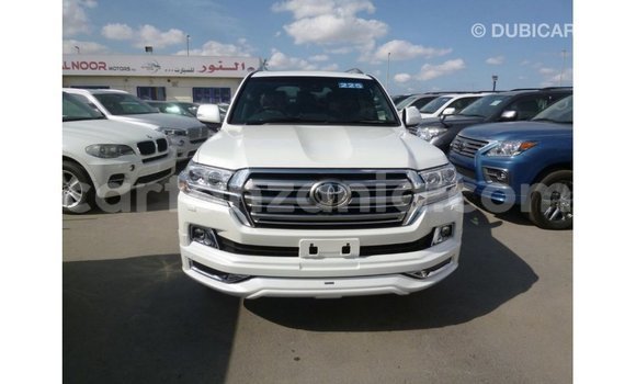 Nunua Imported Toyota Land Cruiser Nyeupe Gari ndani ya Import - Dubai nchini Arusha Nunua Imported Toyota Land Cruiser Nyeupe Gari ndani ya Import - Dubai nchini Arusha