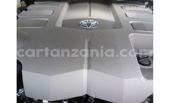 Nunua Imported Toyota Land Cruiser Nyeupe Gari ndani ya Import - Dubai nchini Arusha Nunua Imported Toyota Land Cruiser Nyeupe Gari ndani ya Import - Dubai nchini Arusha