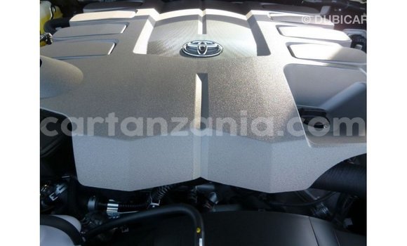 Nunua Imported Toyota Land Cruiser Nyeupe Gari ndani ya Import - Dubai nchini Arusha Nunua Imported Toyota Land Cruiser Nyeupe Gari ndani ya Import - Dubai nchini Arusha