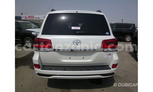 Buy Import Toyota Land Cruiser White Car in Import - Dubai in Arusha Buy Import Toyota Land Cruiser White Car in Import - Dubai in Arusha
