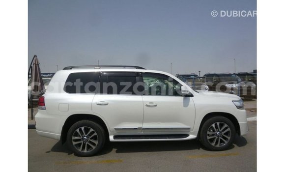 Buy Import Toyota Land Cruiser White Car in Import - Dubai in Arusha Buy Import Toyota Land Cruiser White Car in Import - Dubai in Arusha