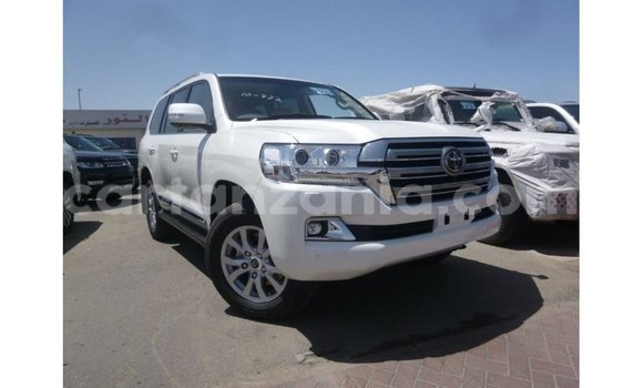 Buy Import Toyota Land Cruiser White Car in Import - Dubai in Arusha Buy Import Toyota Land Cruiser White Car in Import - Dubai in Arusha