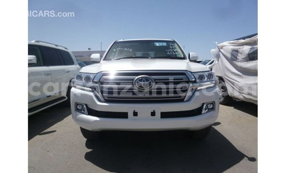 Buy Import Toyota Land Cruiser White Car in Import - Dubai in Arusha Buy Import Toyota Land Cruiser White Car in Import - Dubai in Arusha