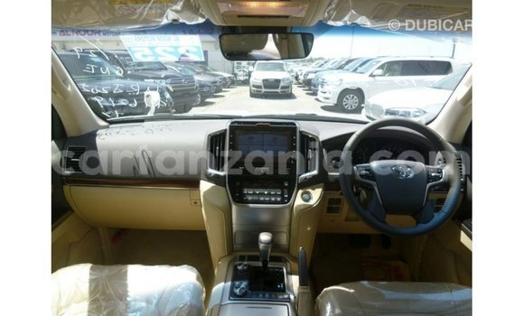 Buy Import Toyota Land Cruiser White Car in Import - Dubai in Arusha Buy Import Toyota Land Cruiser White Car in Import - Dubai in Arusha