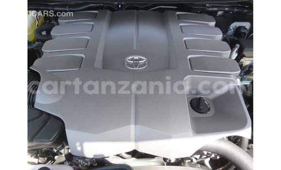 Buy Import Toyota Land Cruiser White Car in Import - Dubai in Arusha Buy Import Toyota Land Cruiser White Car in Import - Dubai in Arusha