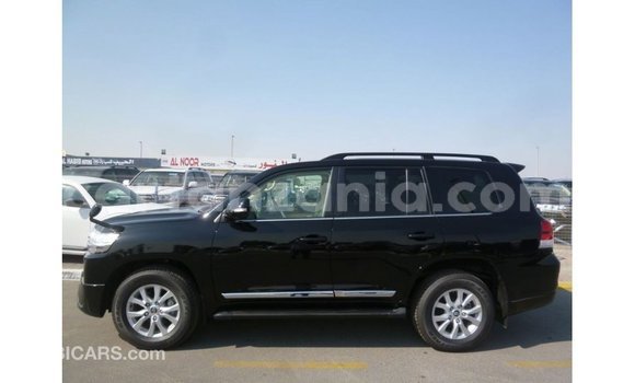 Nunua Imported Toyota Land Cruiser Nyeusi Gari ndani ya Import - Dubai nchini Arusha Nunua Imported Toyota Land Cruiser Nyeusi Gari ndani ya Import - Dubai nchini Arusha