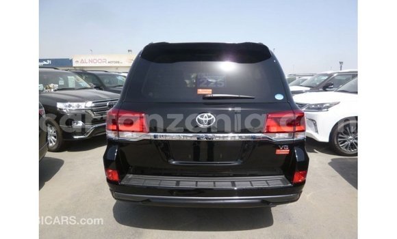 Nunua Imported Toyota Land Cruiser Nyeusi Gari ndani ya Import - Dubai nchini Arusha Nunua Imported Toyota Land Cruiser Nyeusi Gari ndani ya Import - Dubai nchini Arusha