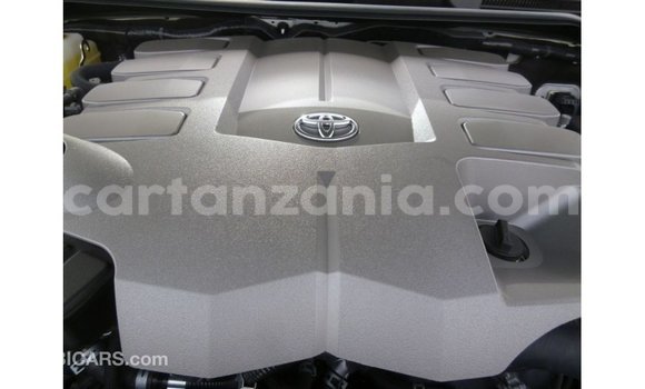 Nunua Imported Toyota Land Cruiser Nyeupe Gari ndani ya Import - Dubai nchini Arusha Nunua Imported Toyota Land Cruiser Nyeupe Gari ndani ya Import - Dubai nchini Arusha
