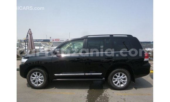 Nunua Imported Toyota Land Cruiser Nyeusi Gari ndani ya Import - Dubai nchini Arusha Nunua Imported Toyota Land Cruiser Nyeusi Gari ndani ya Import - Dubai nchini Arusha