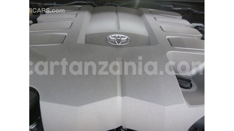 Big with watermark toyota land cruiser arusha import dubai 8579