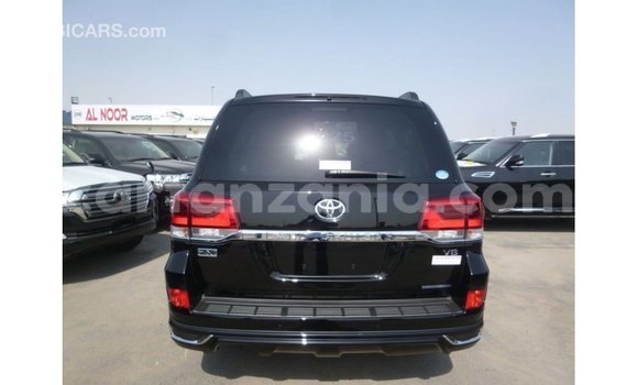 Nunua Imported Toyota Land Cruiser Nyeusi Gari ndani ya Import - Dubai nchini Arusha Nunua Imported Toyota Land Cruiser Nyeusi Gari ndani ya Import - Dubai nchini Arusha