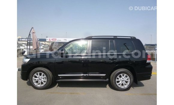 Nunua Imported Toyota Land Cruiser Nyeusi Gari ndani ya Import - Dubai nchini Arusha Nunua Imported Toyota Land Cruiser Nyeusi Gari ndani ya Import - Dubai nchini Arusha
