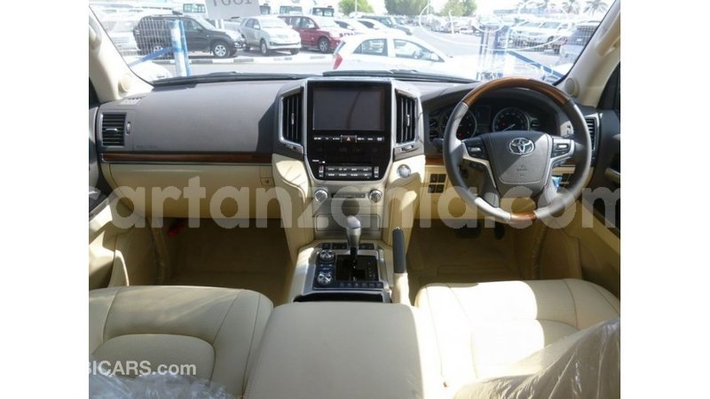 Big with watermark toyota land cruiser arusha import dubai 8582