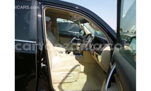 Buy Import Toyota Land Cruiser Black Car in Import - Dubai in Arusha Buy Import Toyota Land Cruiser Black Car in Import - Dubai in Arusha