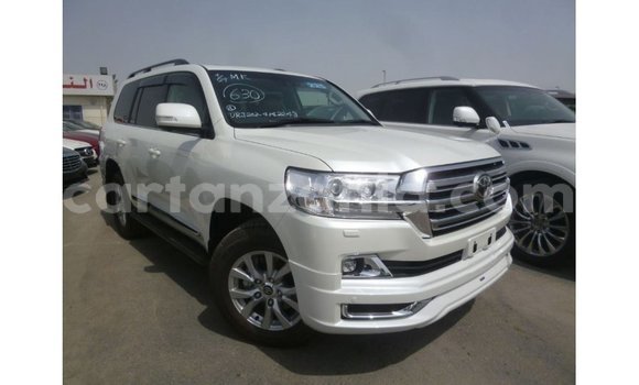 Buy Import Toyota Land Cruiser White Car in Import - Dubai in Arusha Buy Import Toyota Land Cruiser White Car in Import - Dubai in Arusha