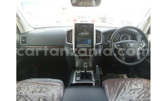 Buy Import Toyota Land Cruiser White Car in Import - Dubai in Arusha Buy Import Toyota Land Cruiser White Car in Import - Dubai in Arusha