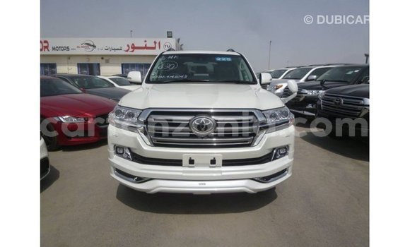 Buy Import Toyota Land Cruiser White Car in Import - Dubai in Arusha Buy Import Toyota Land Cruiser White Car in Import - Dubai in Arusha