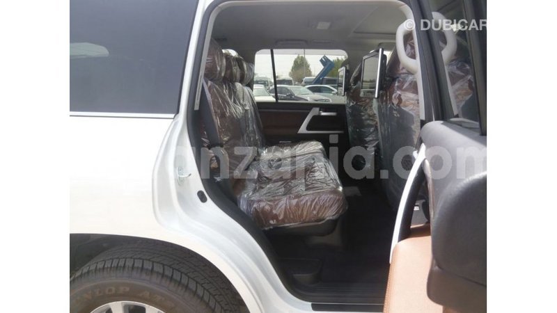 Big with watermark toyota land cruiser arusha import dubai 8584