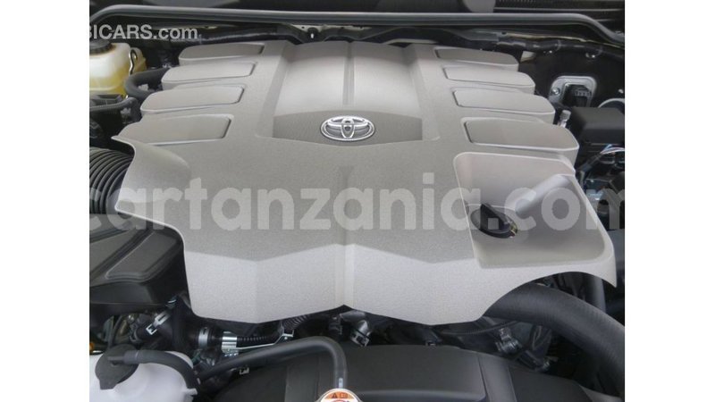 Big with watermark toyota land cruiser arusha import dubai 8584