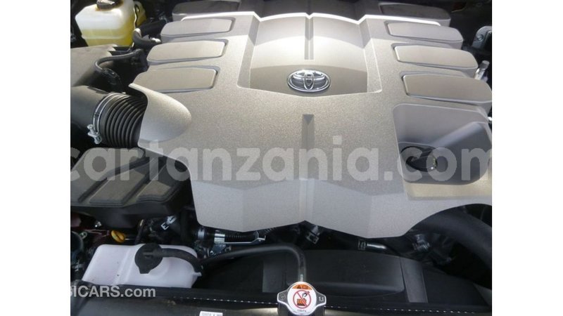 Big with watermark toyota land cruiser arusha import dubai 8585