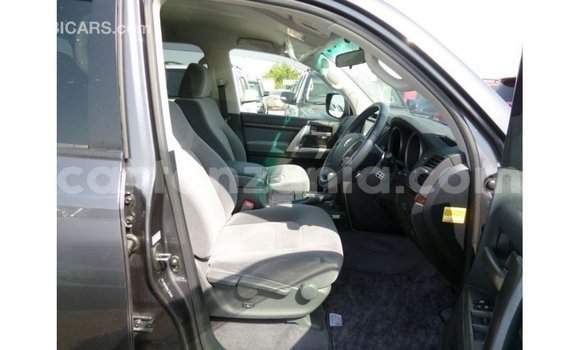 Nunua Imported Toyota Land Cruiser Nyingine Gari ndani ya Import - Dubai nchini Arusha Nunua Imported Toyota Land Cruiser Nyingine Gari ndani ya Import - Dubai nchini Arusha