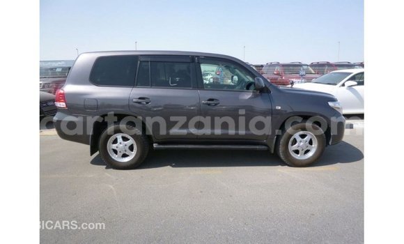 Nunua Imported Toyota Land Cruiser Nyingine Gari ndani ya Import - Dubai nchini Arusha Nunua Imported Toyota Land Cruiser Nyingine Gari ndani ya Import - Dubai nchini Arusha