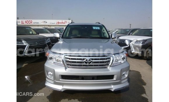 Nunua Imported Toyota Land Cruiser Nyingine Gari ndani ya Import - Dubai nchini Arusha Nunua Imported Toyota Land Cruiser Nyingine Gari ndani ya Import - Dubai nchini Arusha