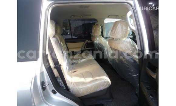 Nunua Imported Toyota Land Cruiser Nyingine Gari ndani ya Import - Dubai nchini Arusha Nunua Imported Toyota Land Cruiser Nyingine Gari ndani ya Import - Dubai nchini Arusha