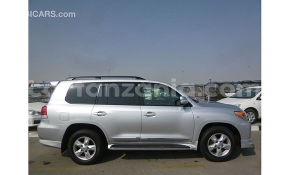Nunua Imported Toyota Land Cruiser Nyingine Gari ndani ya Import - Dubai nchini Arusha Nunua Imported Toyota Land Cruiser Nyingine Gari ndani ya Import - Dubai nchini Arusha