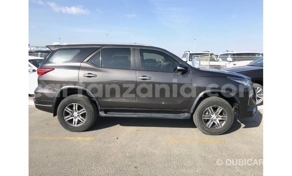 Nunua Imported Toyota Fortuner Nyingine Gari ndani ya Import - Dubai nchini Arusha Nunua Imported Toyota Fortuner Nyingine Gari ndani ya Import - Dubai nchini Arusha