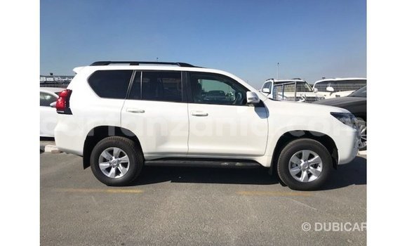 Nunua Imported Toyota Prado Nyeupe Gari ndani ya Import - Dubai nchini Arusha Nunua Imported Toyota Prado Nyeupe Gari ndani ya Import - Dubai nchini Arusha