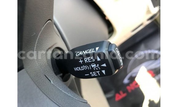 Nunua Imported Toyota Prado Nyeupe Gari ndani ya Import - Dubai nchini Arusha Nunua Imported Toyota Prado Nyeupe Gari ndani ya Import - Dubai nchini Arusha