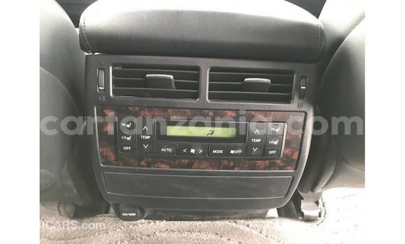 Nunua Imported Toyota Land Cruiser Nyeupe Gari ndani ya Import - Dubai nchini Arusha Nunua Imported Toyota Land Cruiser Nyeupe Gari ndani ya Import - Dubai nchini Arusha