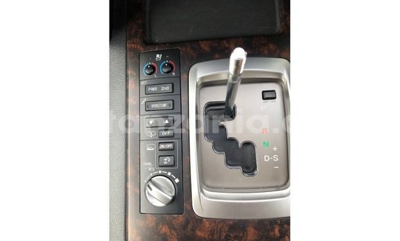 Nunua Imported Toyota Land Cruiser Nyeupe Gari ndani ya Import - Dubai nchini Arusha Nunua Imported Toyota Land Cruiser Nyeupe Gari ndani ya Import - Dubai nchini Arusha