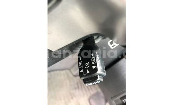 Nunua Imported Toyota Land Cruiser Nyeupe Gari ndani ya Import - Dubai nchini Arusha Nunua Imported Toyota Land Cruiser Nyeupe Gari ndani ya Import - Dubai nchini Arusha