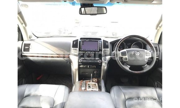 Nunua Imported Toyota Land Cruiser Nyeupe Gari ndani ya Import - Dubai nchini Arusha Nunua Imported Toyota Land Cruiser Nyeupe Gari ndani ya Import - Dubai nchini Arusha