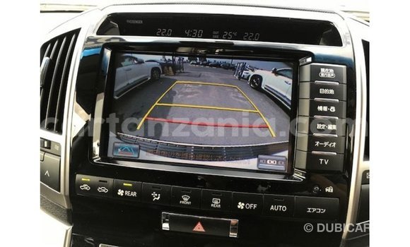 Nunua Imported Toyota Land Cruiser Nyeupe Gari ndani ya Import - Dubai nchini Arusha Nunua Imported Toyota Land Cruiser Nyeupe Gari ndani ya Import - Dubai nchini Arusha