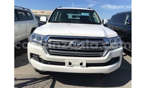 Nunua Imported Toyota Land Cruiser Nyeupe Gari ndani ya Import - Dubai nchini Arusha Nunua Imported Toyota Land Cruiser Nyeupe Gari ndani ya Import - Dubai nchini Arusha