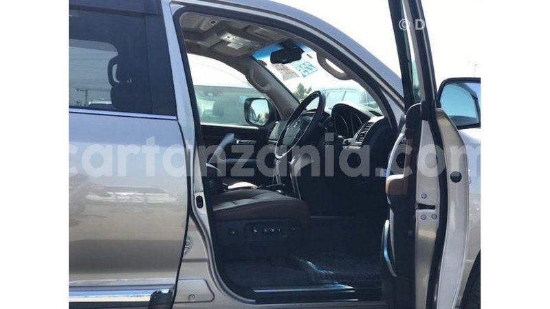 Big with watermark toyota land cruiser arusha import dubai 8599