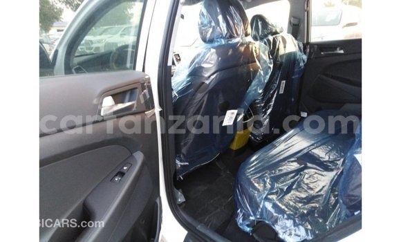 Nunua Imported Hyundai Tucson Nyeupe Gari ndani ya Import - Dubai nchini Arusha Nunua Imported Hyundai Tucson Nyeupe Gari ndani ya Import - Dubai nchini Arusha