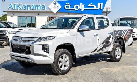 Buy Import Mitsubishi L200 White Car in Import - Dubai in Arusha Buy Import Mitsubishi L200 White Car in Import - Dubai in Arusha