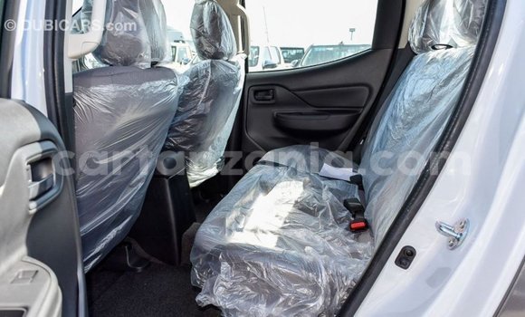 Buy Import Mitsubishi L200 White Car in Import - Dubai in Arusha Buy Import Mitsubishi L200 White Car in Import - Dubai in Arusha