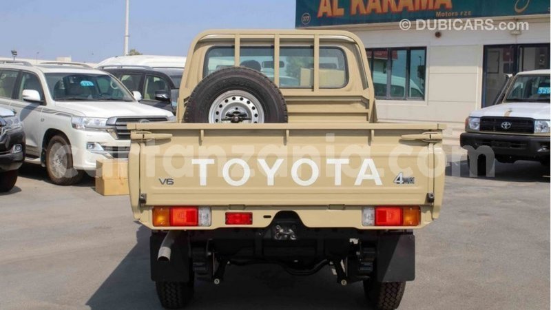 Big with watermark toyota land cruiser arusha import dubai 8610
