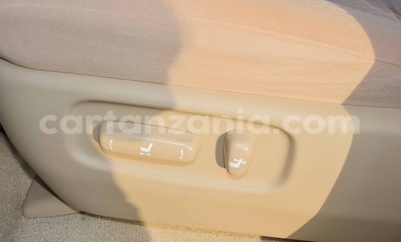 Buy Import Toyota Land Cruiser White Car in Import - Dubai in Arusha Buy Import Toyota Land Cruiser White Car in Import - Dubai in Arusha